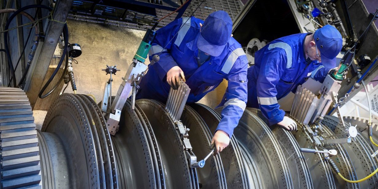 A file image of a steam turbine. 